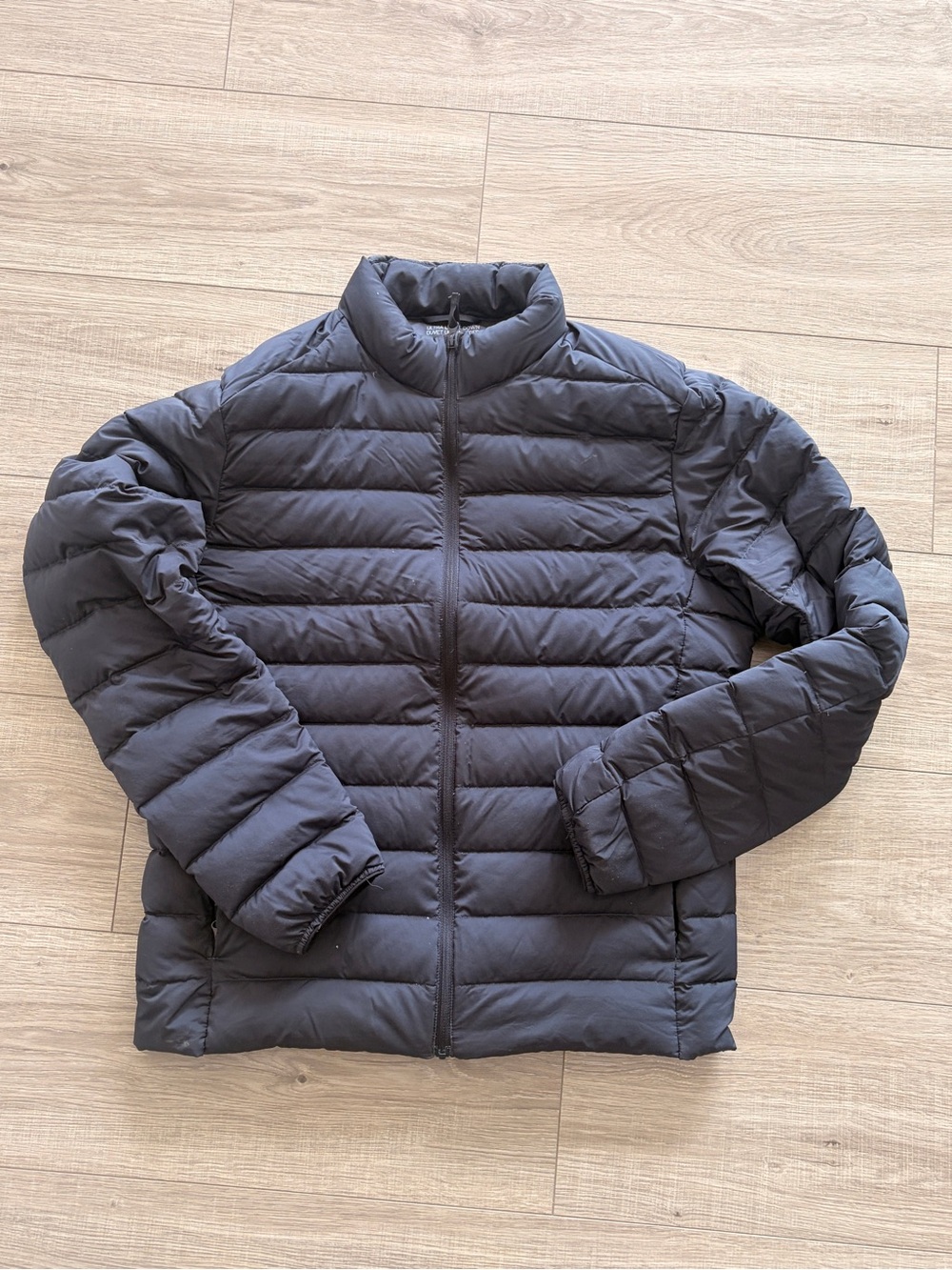 Uniqlo Men’s Ultra Light Down Puffer Jacket Navy Size M
